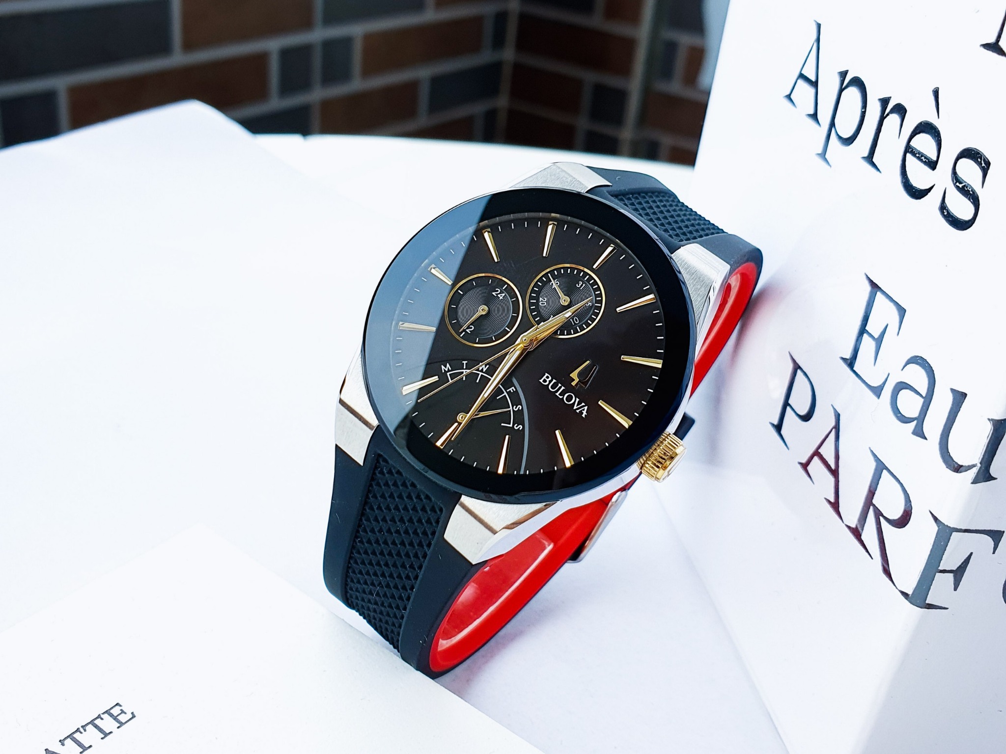 Bulova Futuro 98C138 ng H Nam PhongWatch