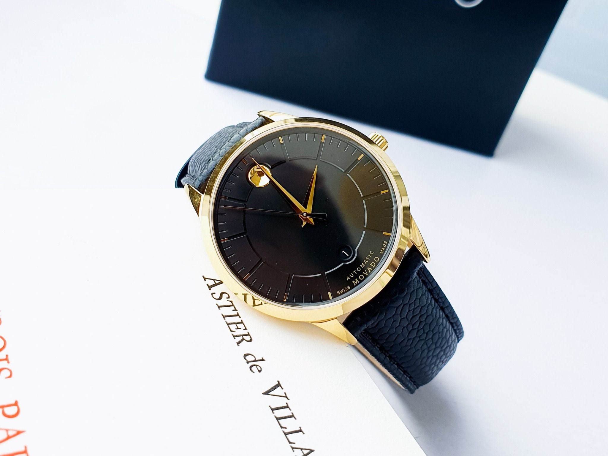 Orologio Movado Lusso Slim Al Quarzo - Cassa 42mm Quadrante Dorato - Uomo