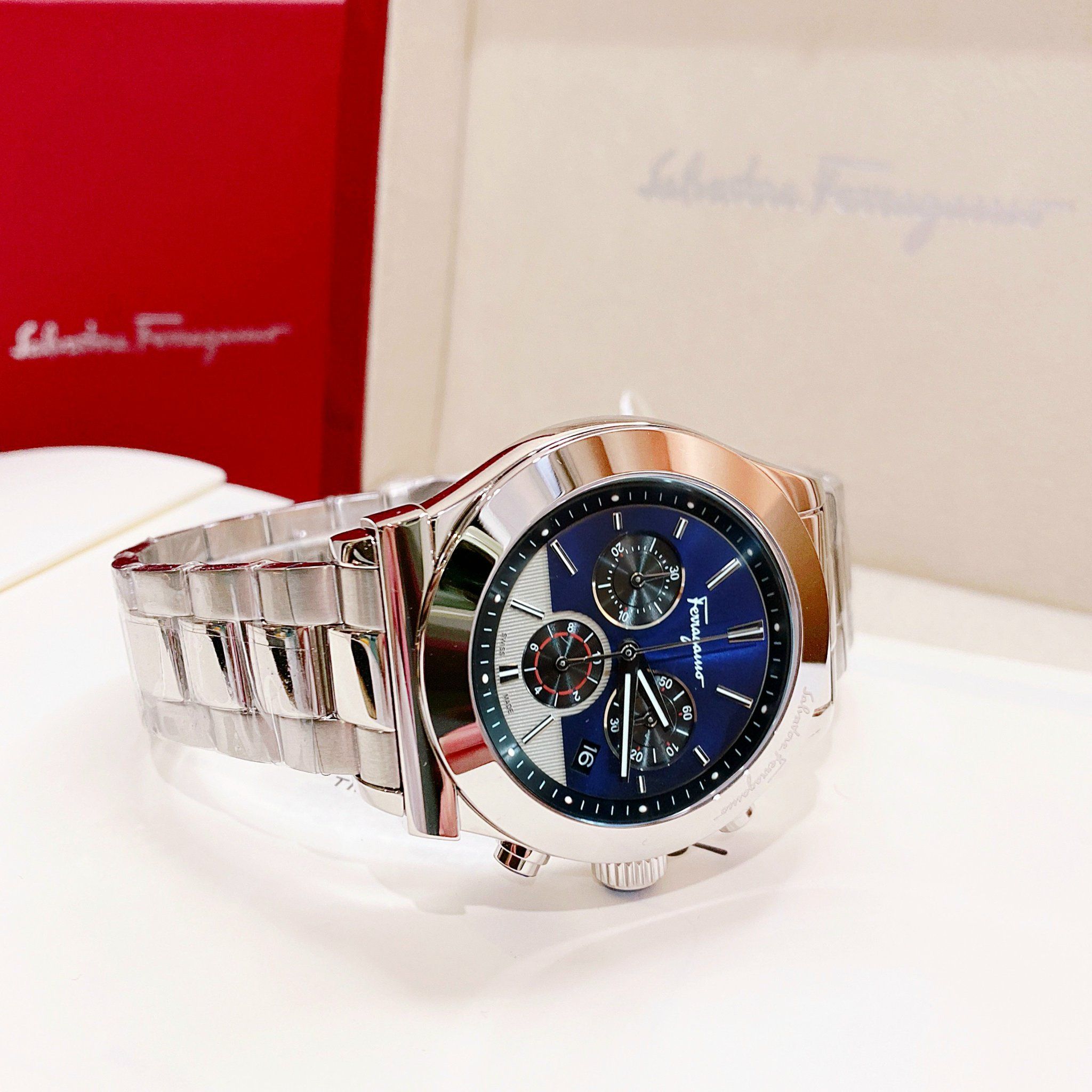 Ferragamo 1898 sale