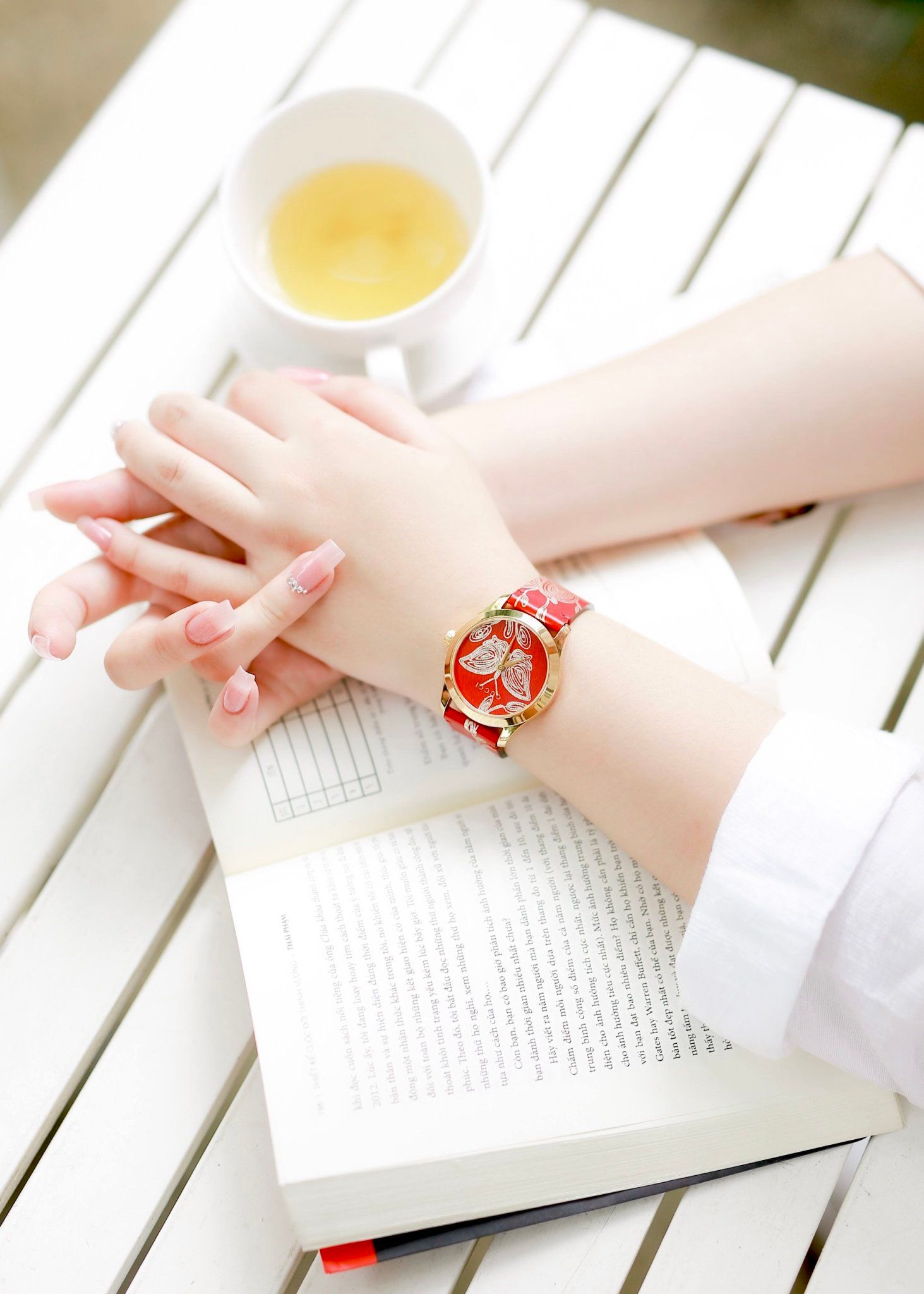 Gucci G-Timeless Red Dial Unisex Leather YA1264054 - Đồng Hồ Nữ – PhongWatch