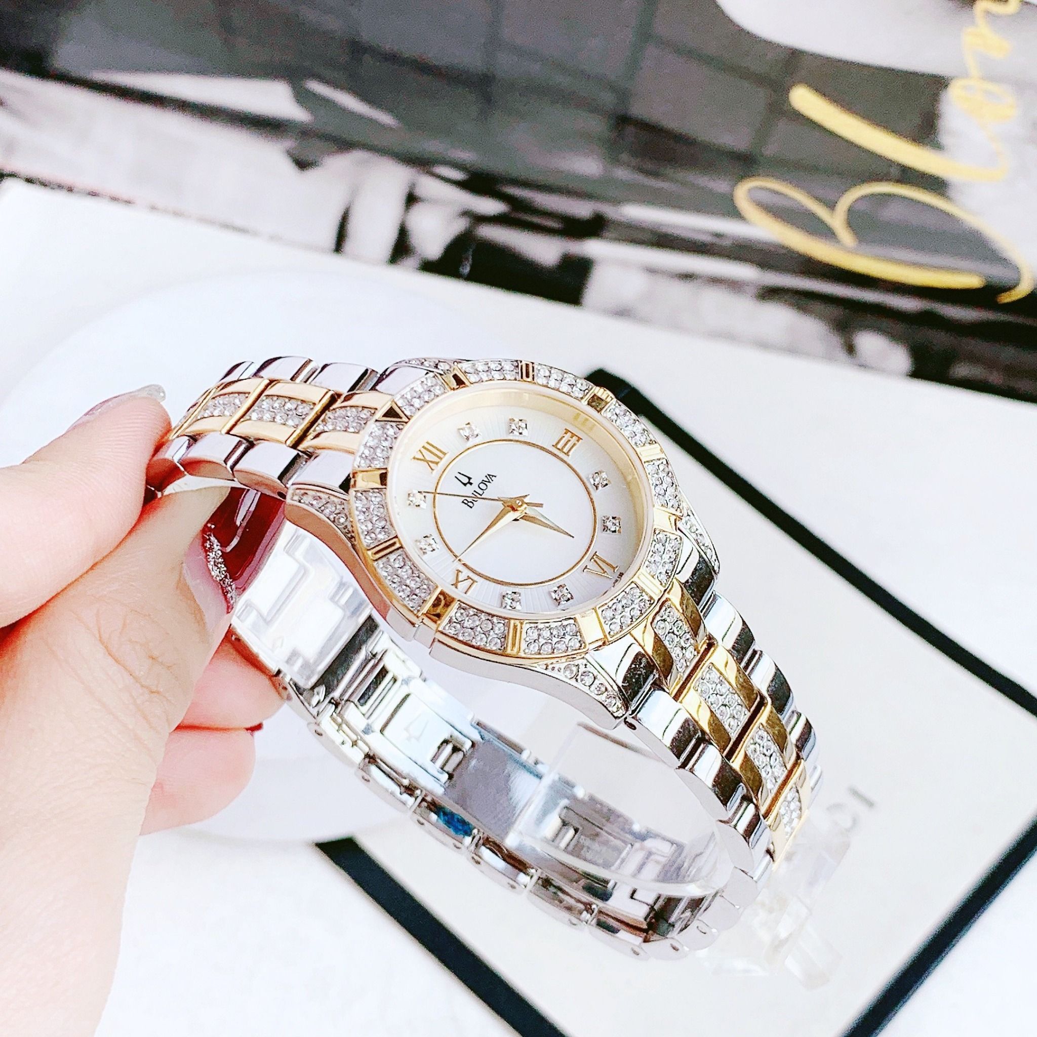 Bulova Quartz 98L135 ng H N PhongWatch