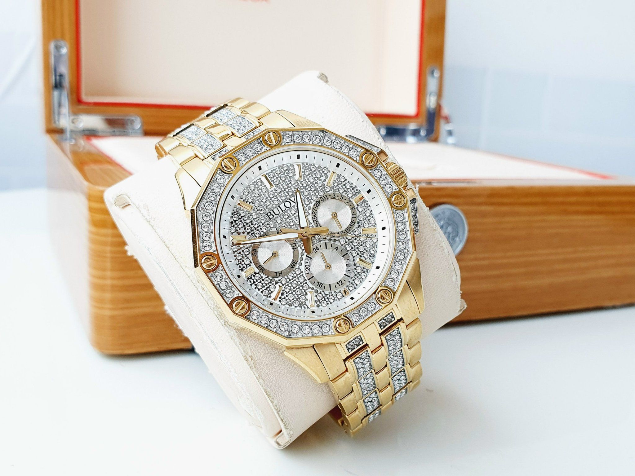 Bulova 98c126 men's crystal watch online