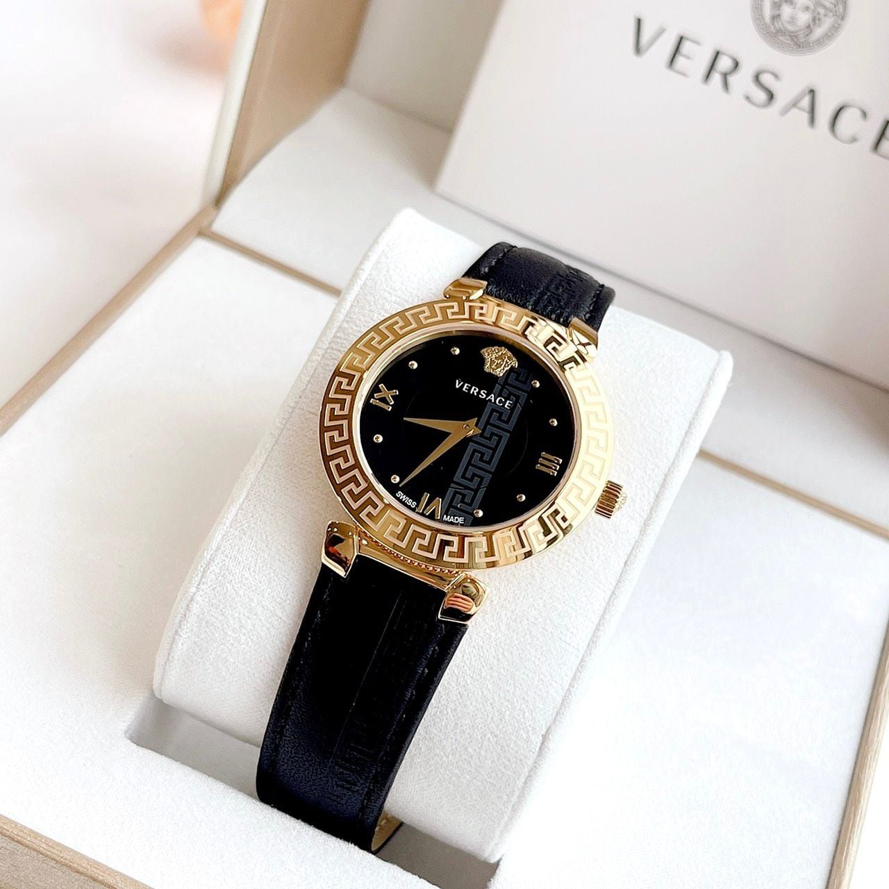 Versace Daphnis Quartz Black Dial Black Leather V16050017 Đồng Hồ Nữ