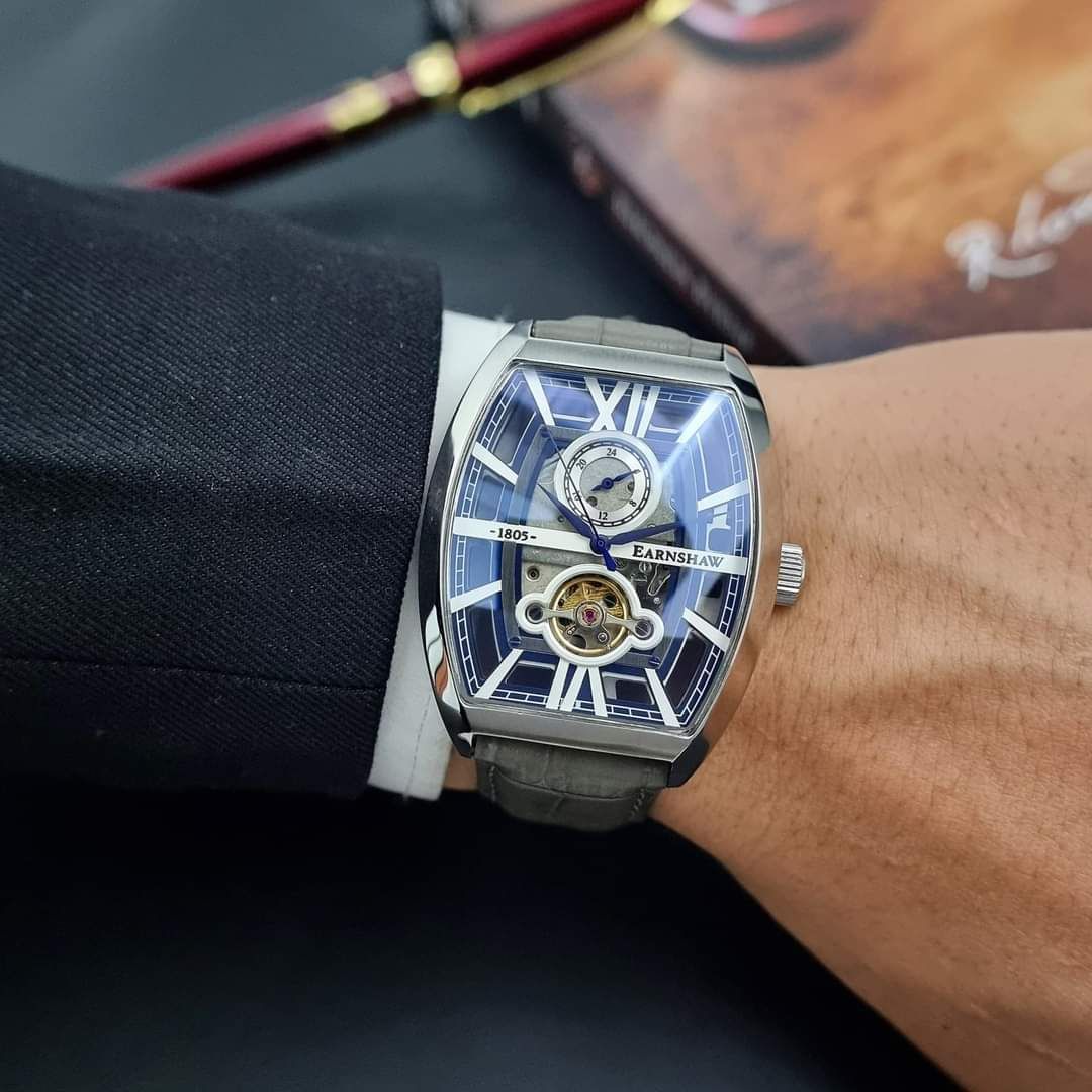 【極美品】 EARNSHAW 自動巻 トノー型 皮ベルト ES-8111-01 極美品】 EARNSHAW 自動巻 皮ベルト ES-8111-01-激安オンライン