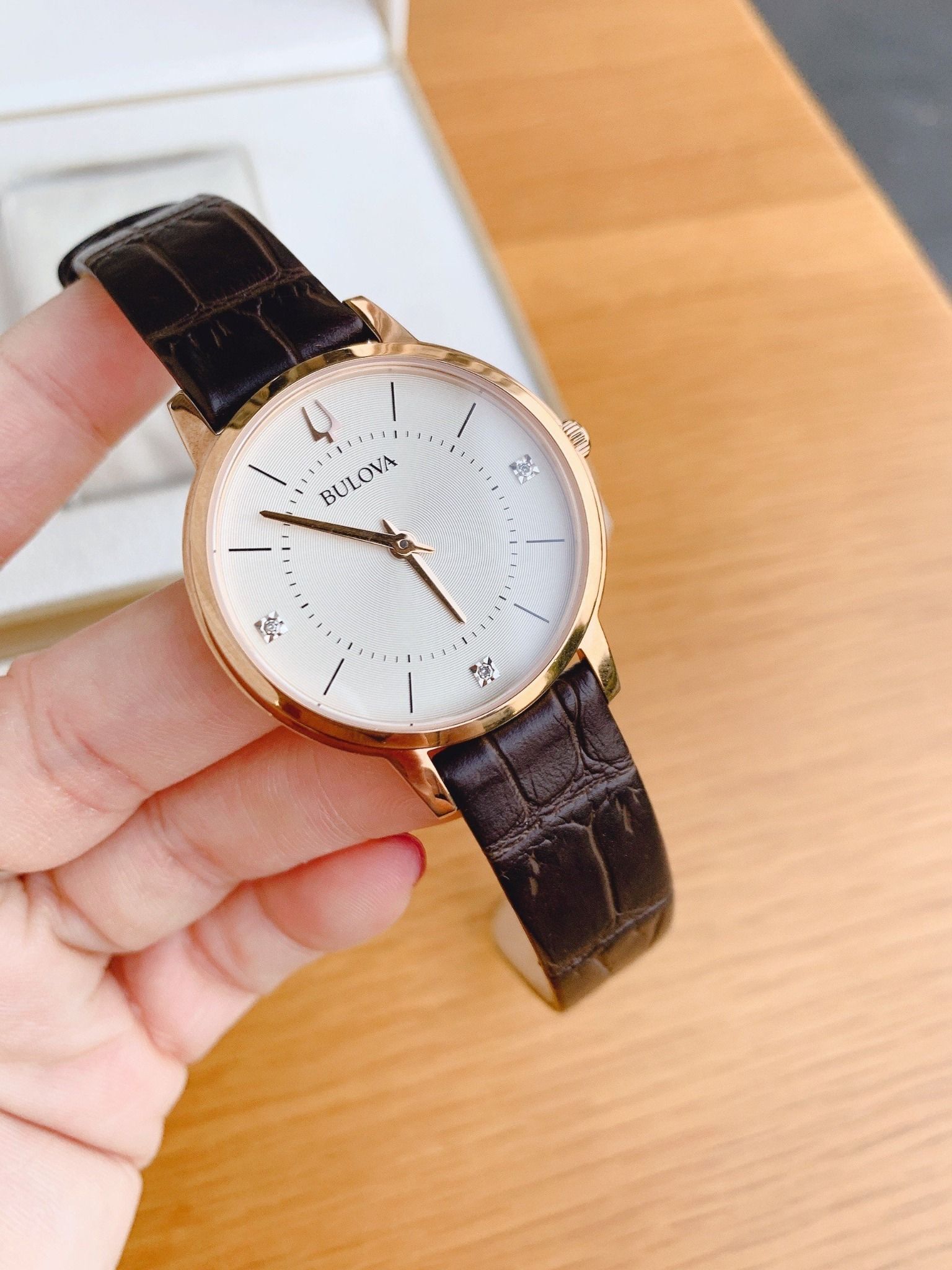 Bulova Quartz 97P122 ng H N Ch nh H ng Gi T t PhongWatch