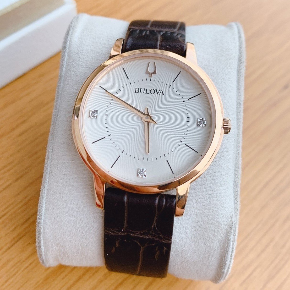 Bulova Quartz 97P122 ng H N Ch nh H ng Gi T t PhongWatch