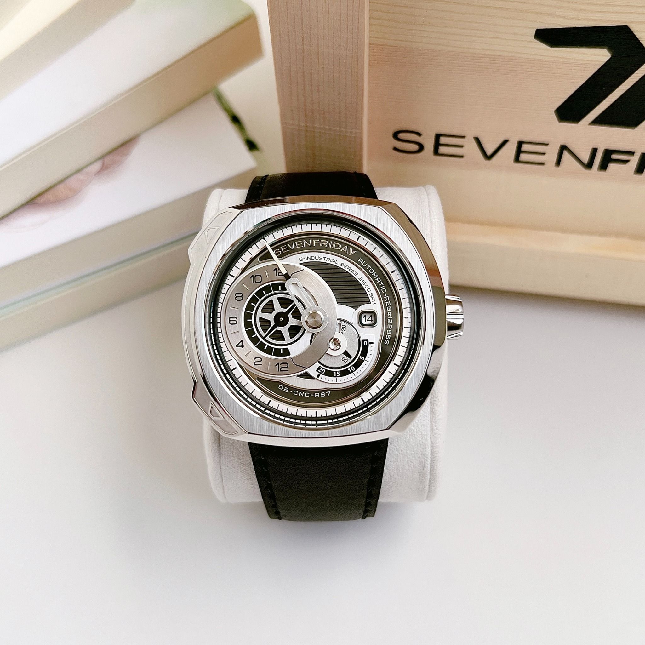 SevenFriday Q Series Automatic Q1 03 ng H Nam PhongWatch