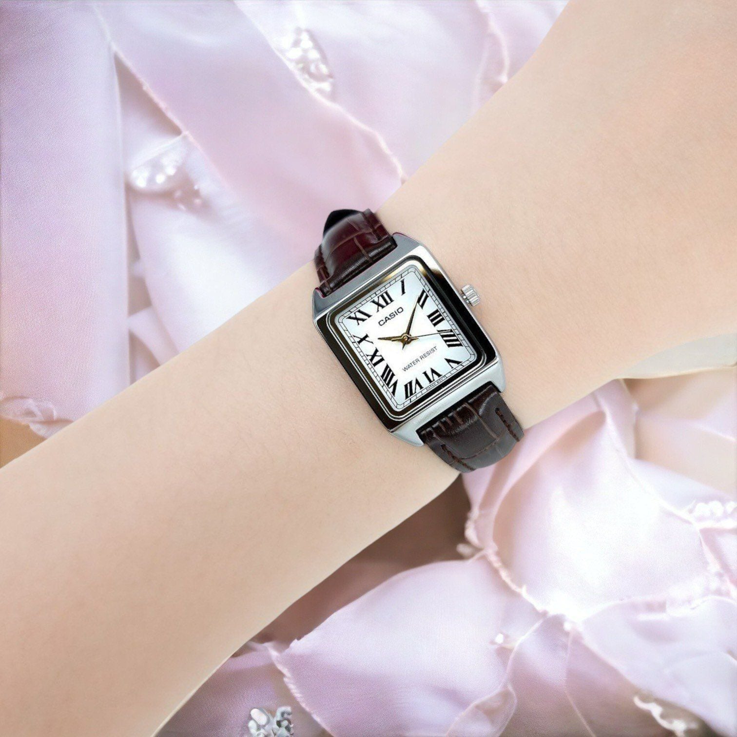 Reloj De Cuarzo Casio LTP-V007L-9B Para Mujer - Acero Inoxidable Y Cuero, Nuevo Con Caja