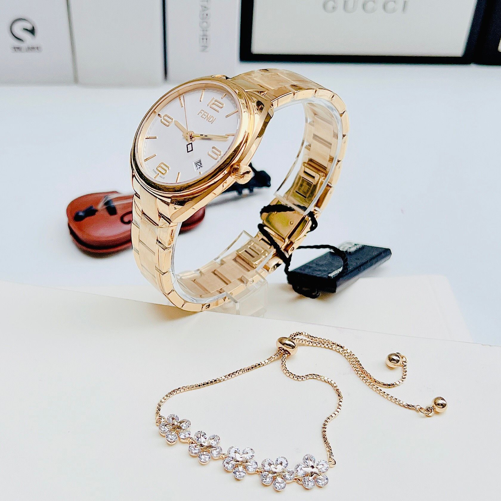 Fendi Gold Momento Ladies Watch
Model F211434000 NEW NWT FENDI Momento 34MM Quartz 2-Tone White Dial Women main image 4