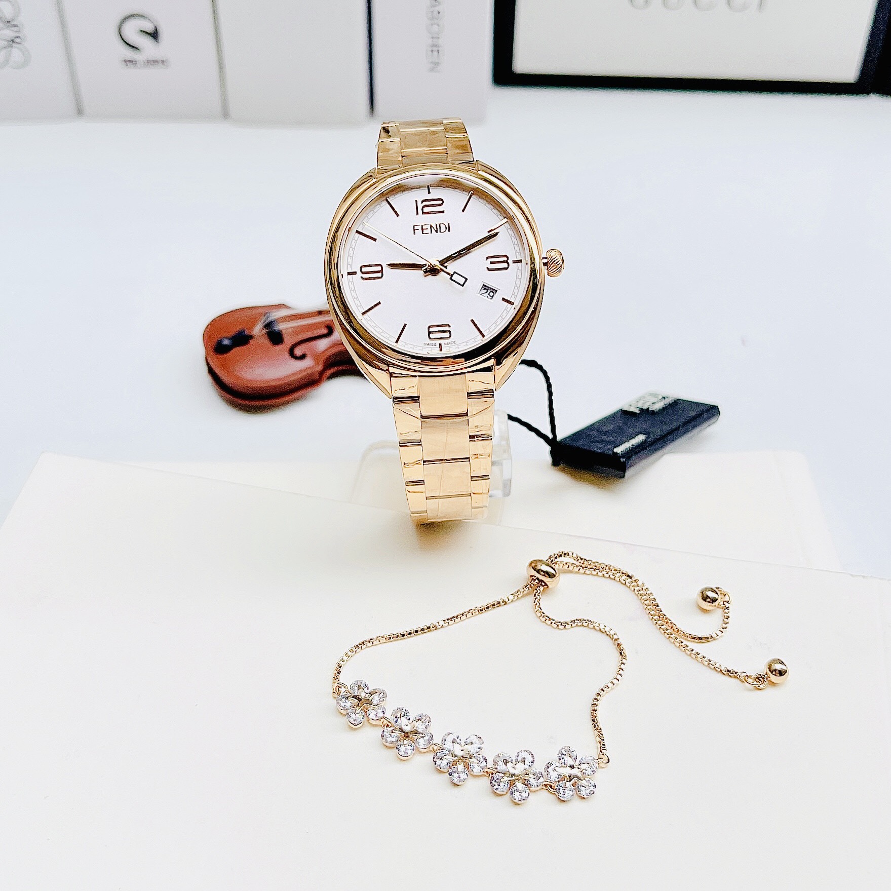 Fendi Momento F211434000 Gold 34mm - Đồng Hồ Nữ - Chính Hãng  display picture 2