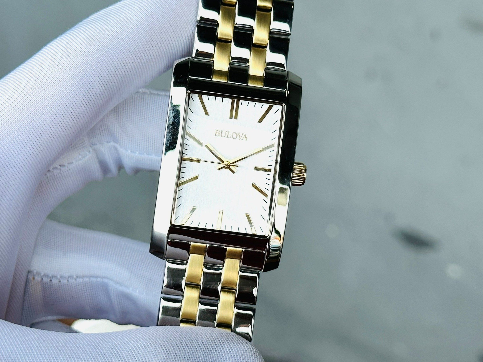 Bulova Quartz 98A137 Silver Dial Two tone ng H Nam PhongWatch
