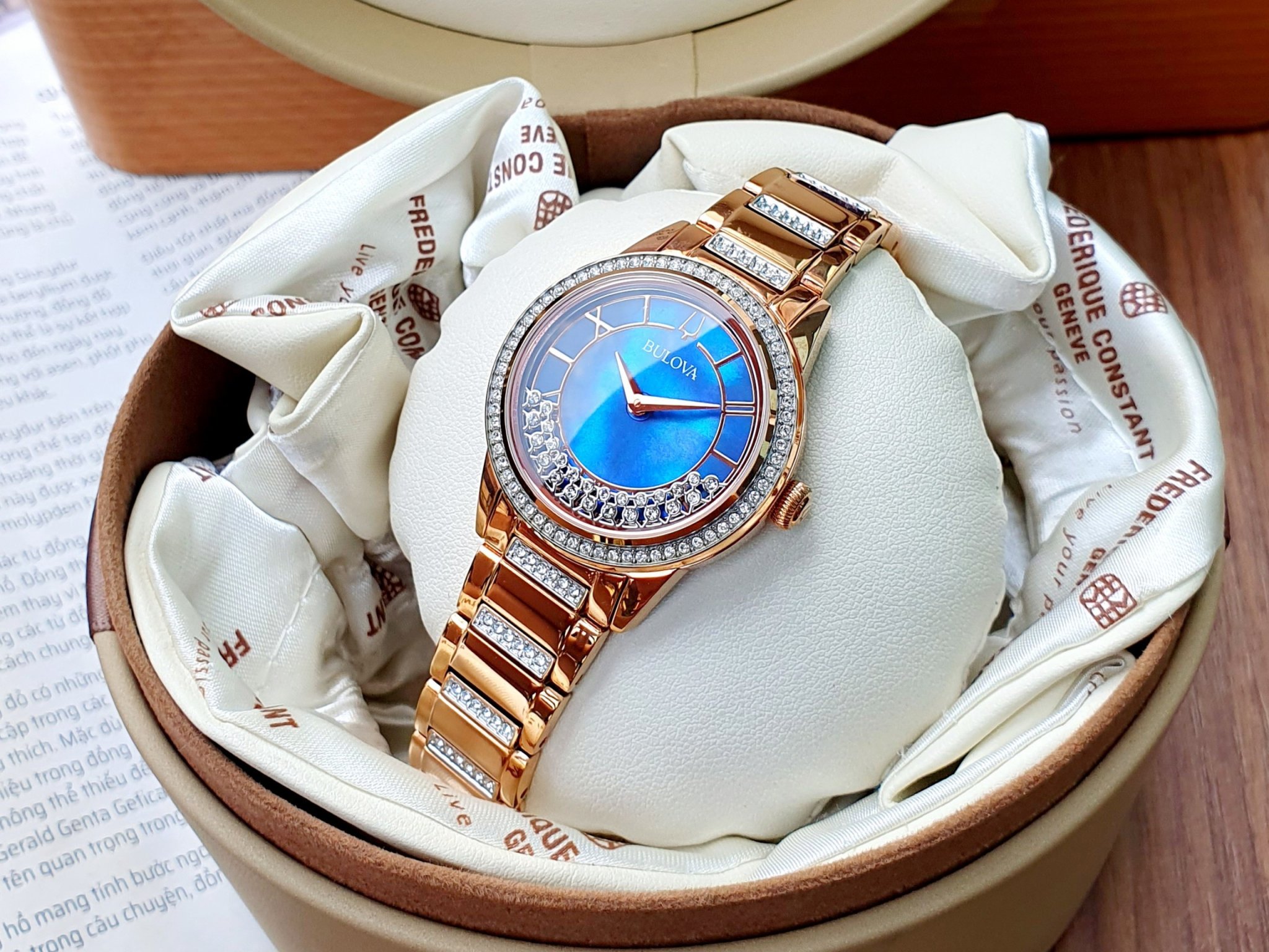 Bulova Quartz 98L247 ng H N PhongWatch