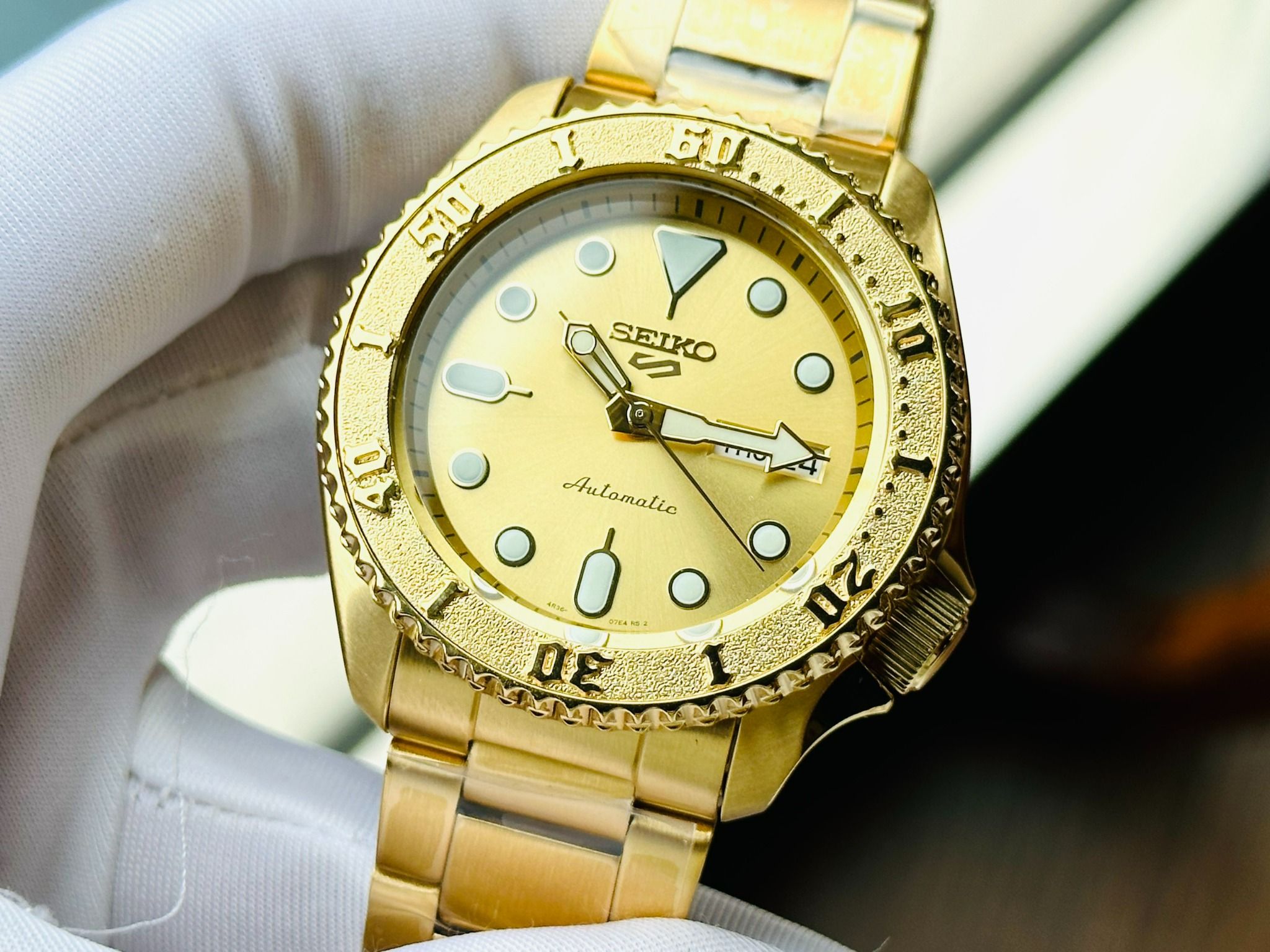 Seiko 5 Sports SRPE74K1 SRPE74 Ch nh H ng Gi T t ng H