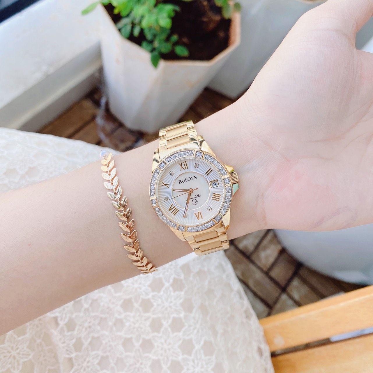 Bulova 98R235 Marine Star Diamond Watch Đồng Hồ Nữ