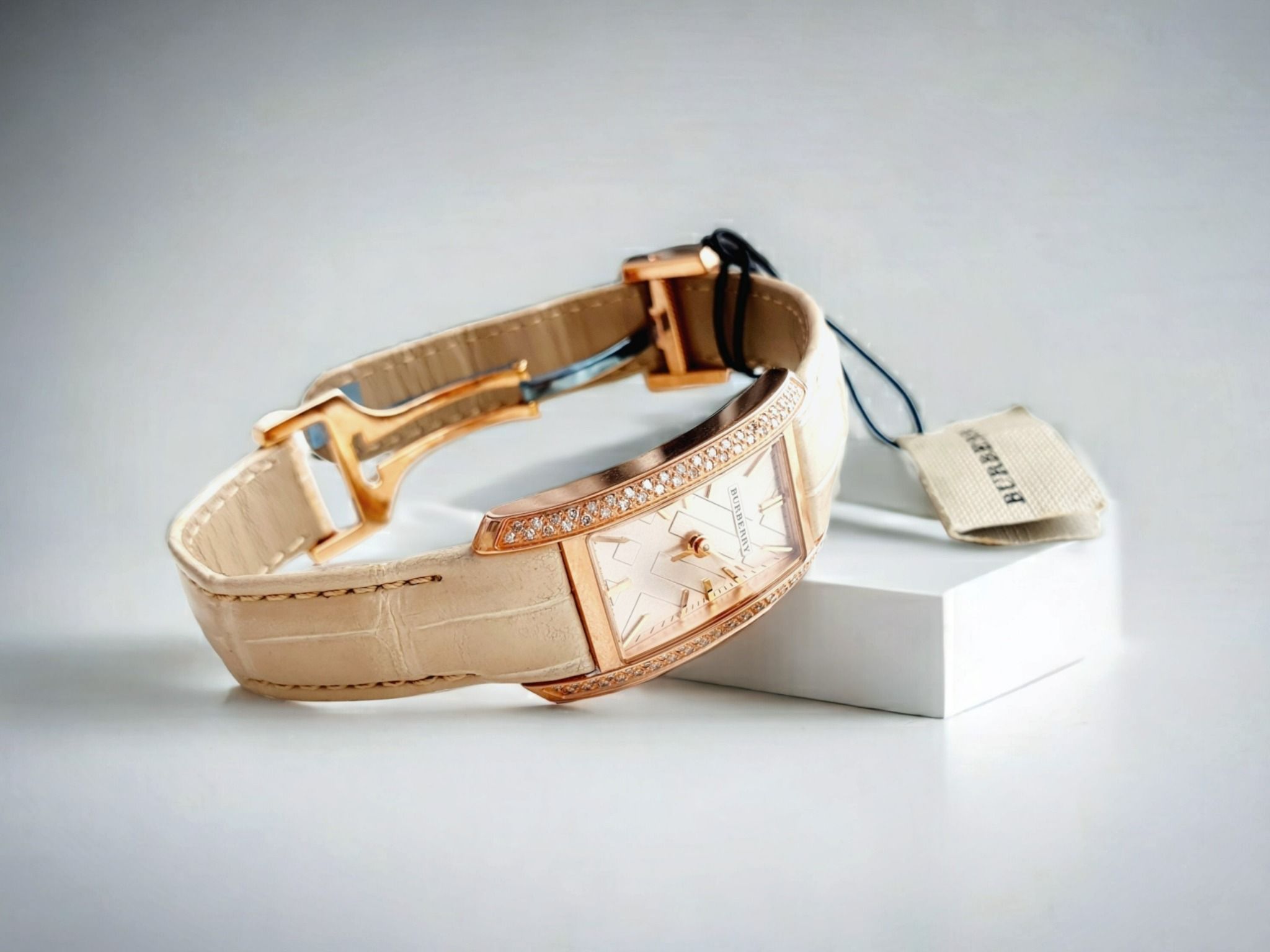 Burberry Quartz BU1119 The Pioneer Limited Edition Diamond Bezel - Đồ –  PhongWatch