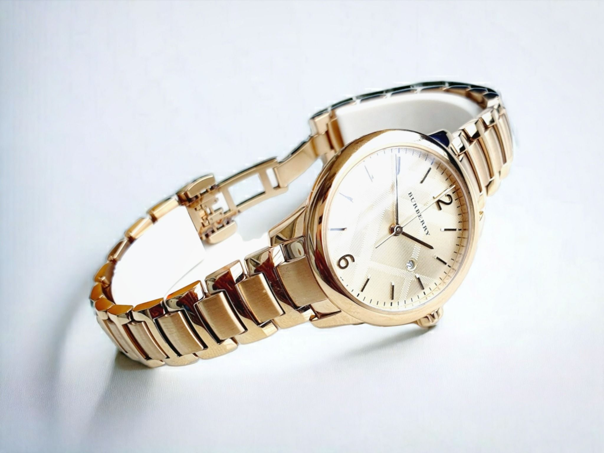Burberry Quartz BU10109 Classic Round Gold Stainless Steel Swiss ng PhongWatch