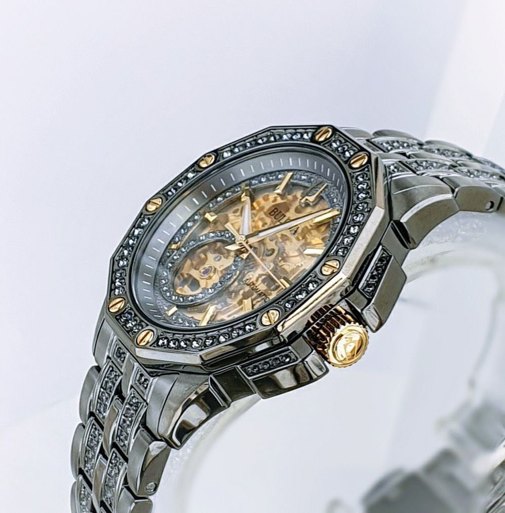 Bulova Orologio Automatico 98A293, Cassa 42mm, Acciaio, Quadrante Oro, Lunetta Con 251 Cristalli