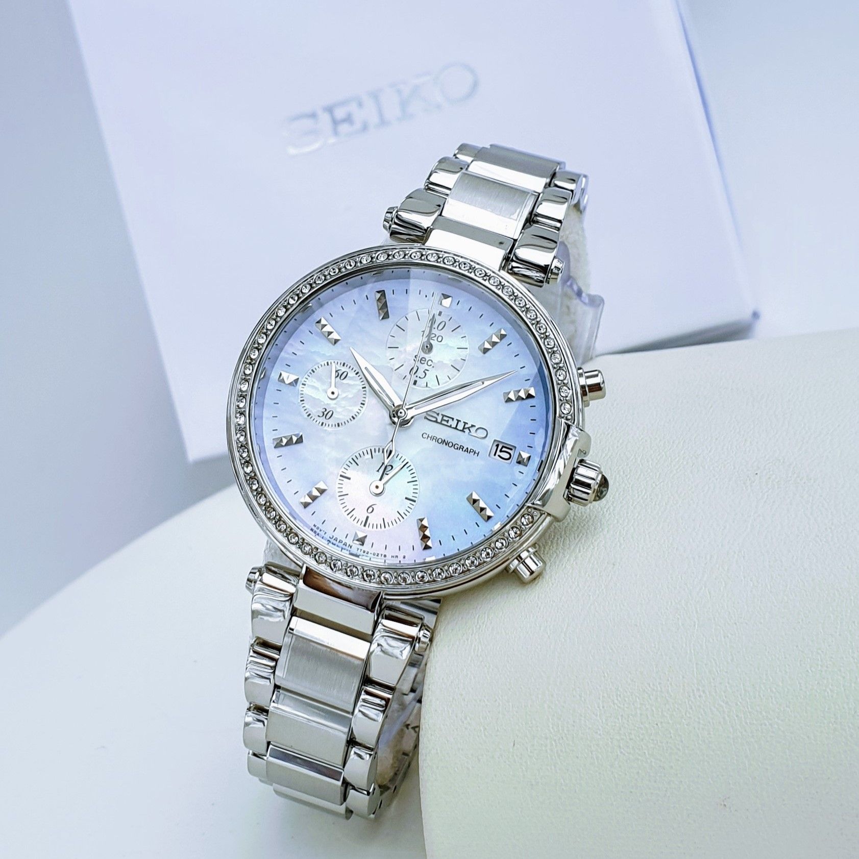 Seiko Chronograph Quartz Diamond Accent SNDV39P1 ng H N