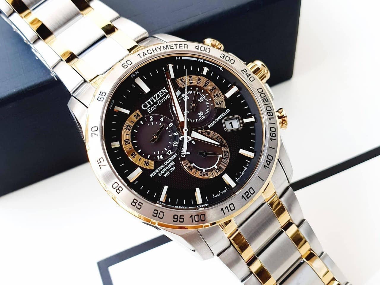 Citizen Eco-Drive CB5895-57L Atomic Time Chronograph - Đồng Hồ Nam