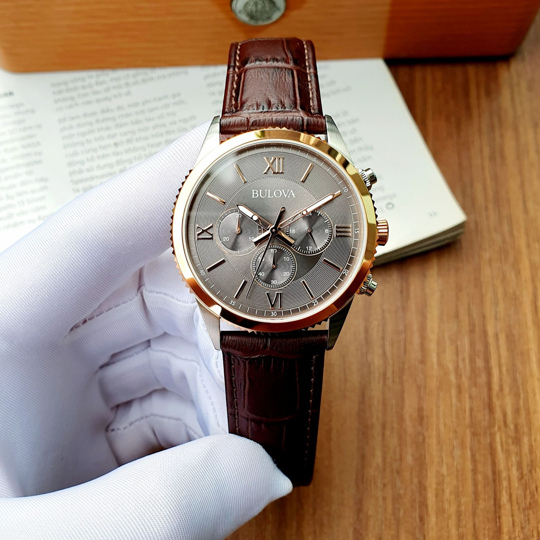 Bulova Quartz 98A219 Chronograph ng H Nam PhongWatch