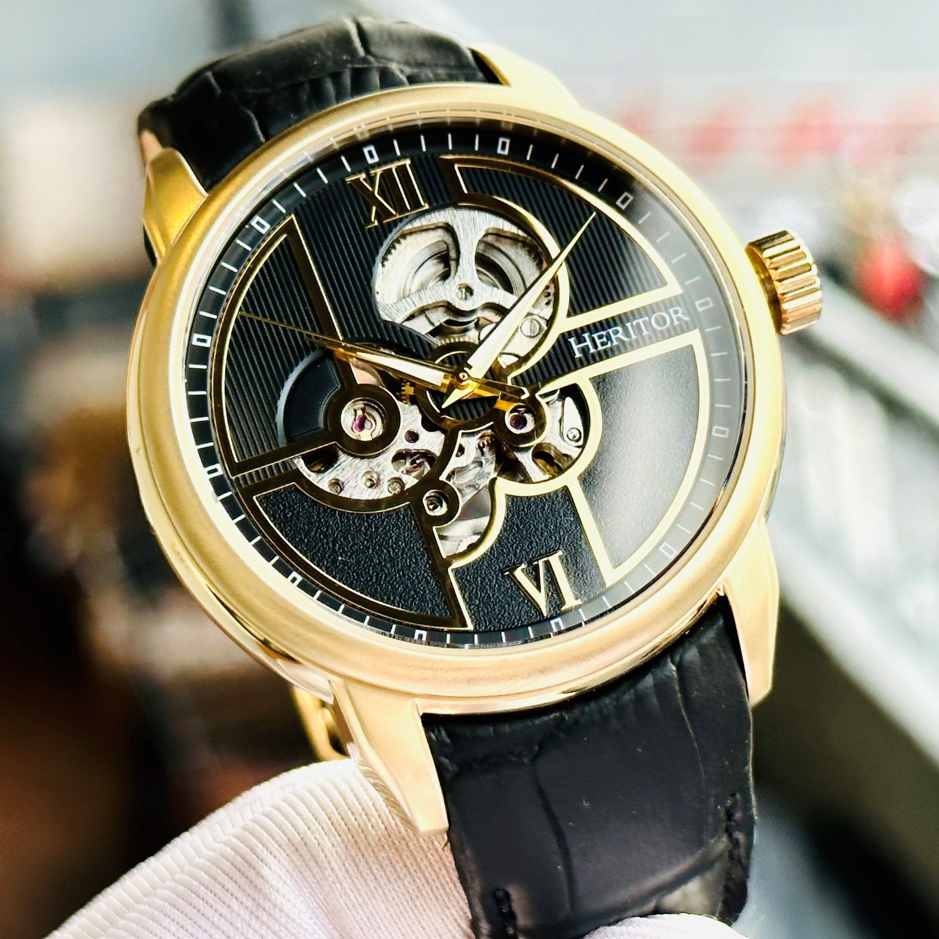 Heritor Automatic HR8303 Carter Black Skeleton ng H Nam PhongWatch