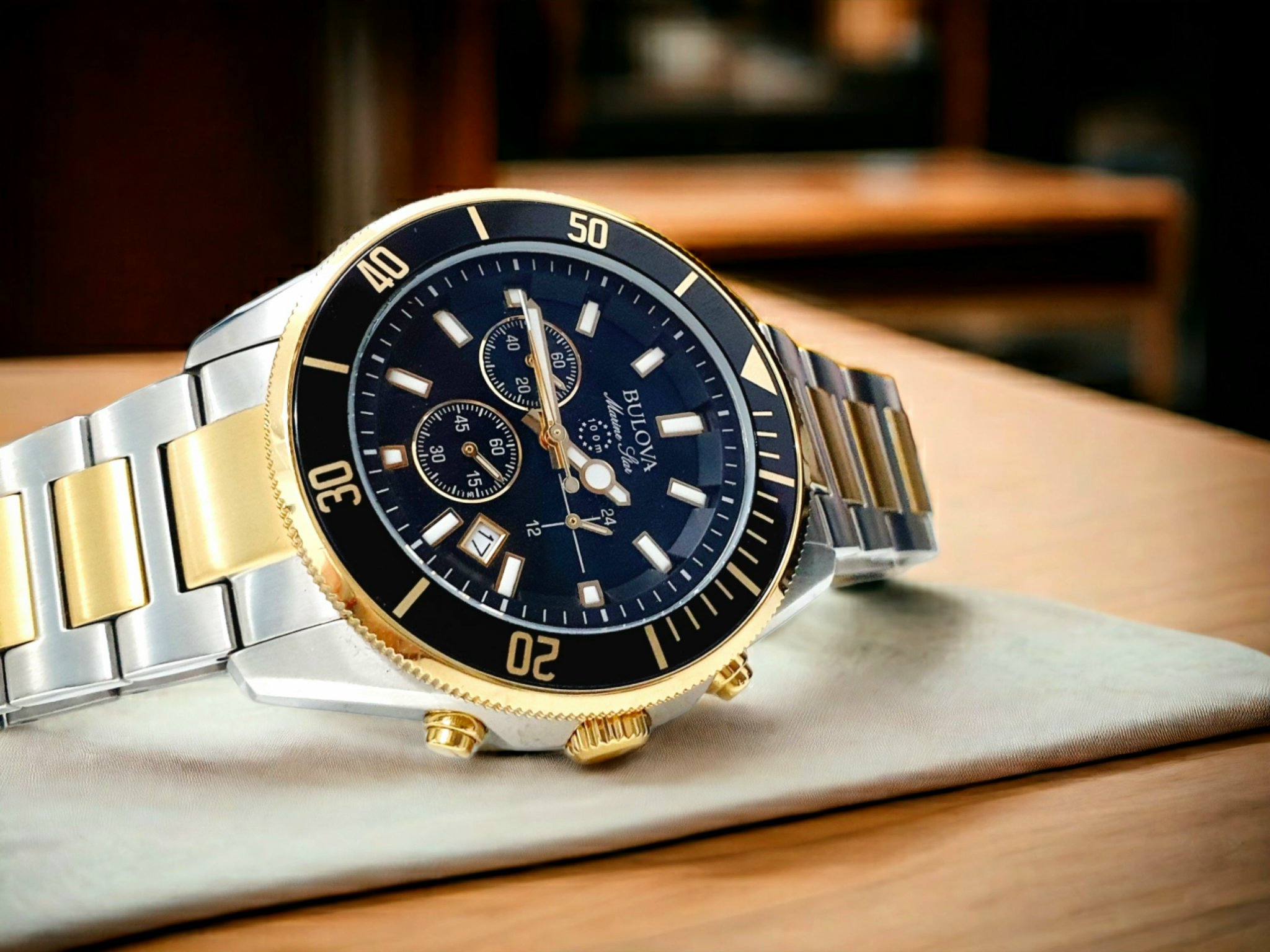 Bulova Quartz 98B249 ng H Nam PhongWatch