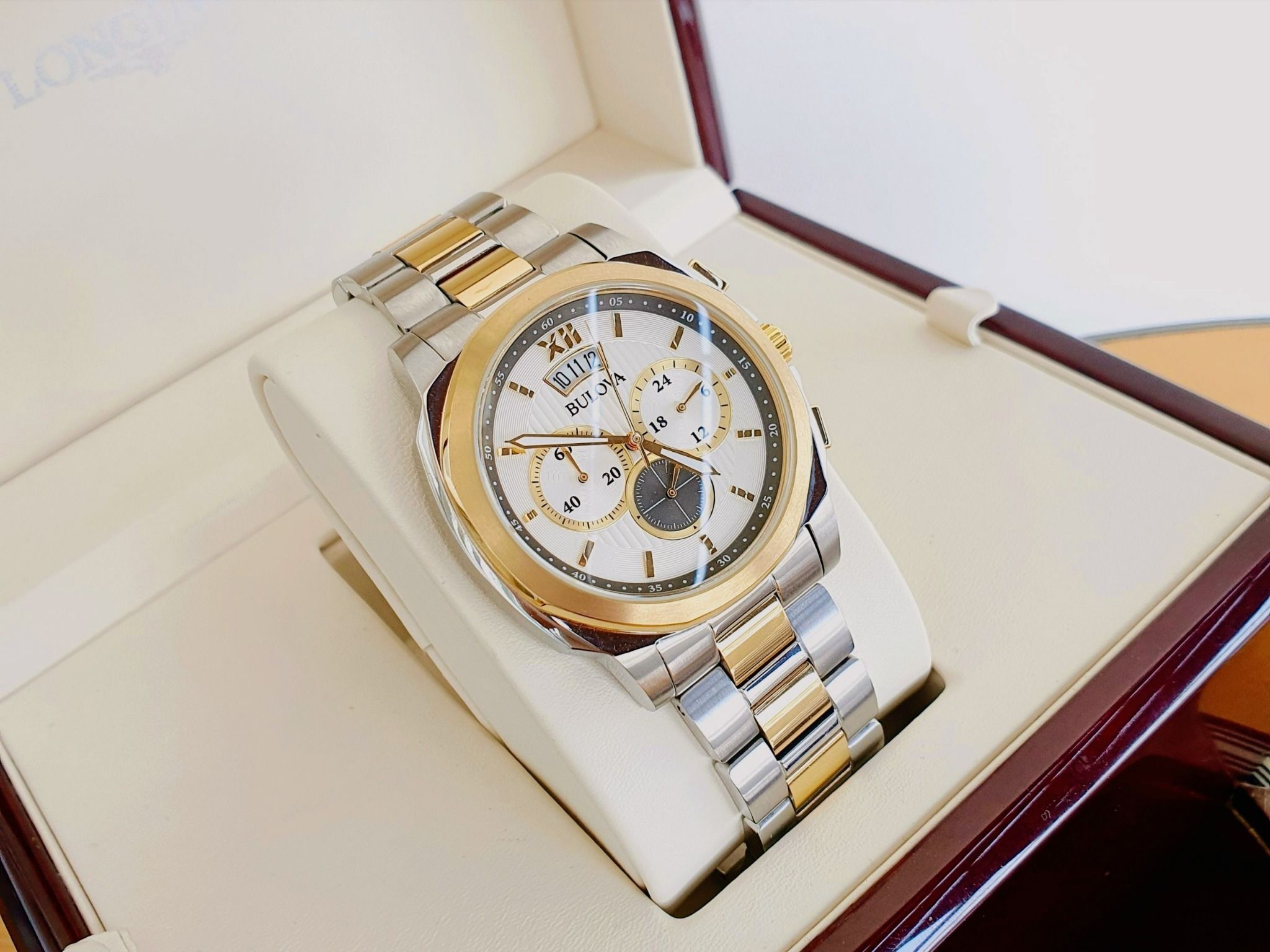 Bulova Quartz 98B232 ng H Nam PhongWatch