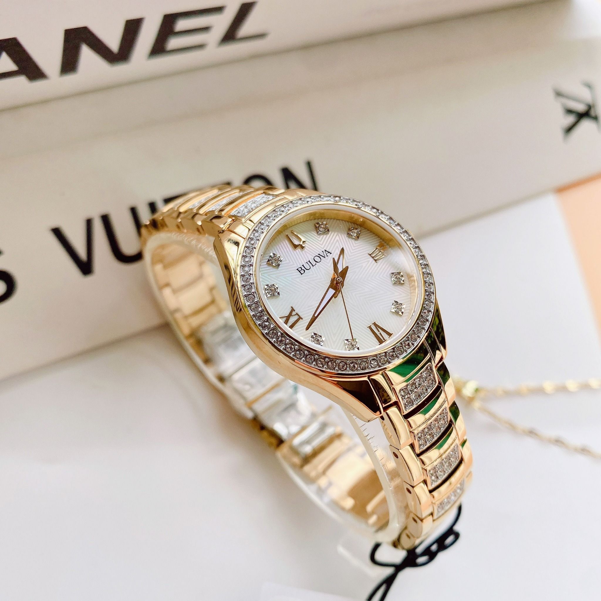 Bulova Quartz 98L306 Crystal Quartz White Dial Ladies Watch - Đồng Hồ ...