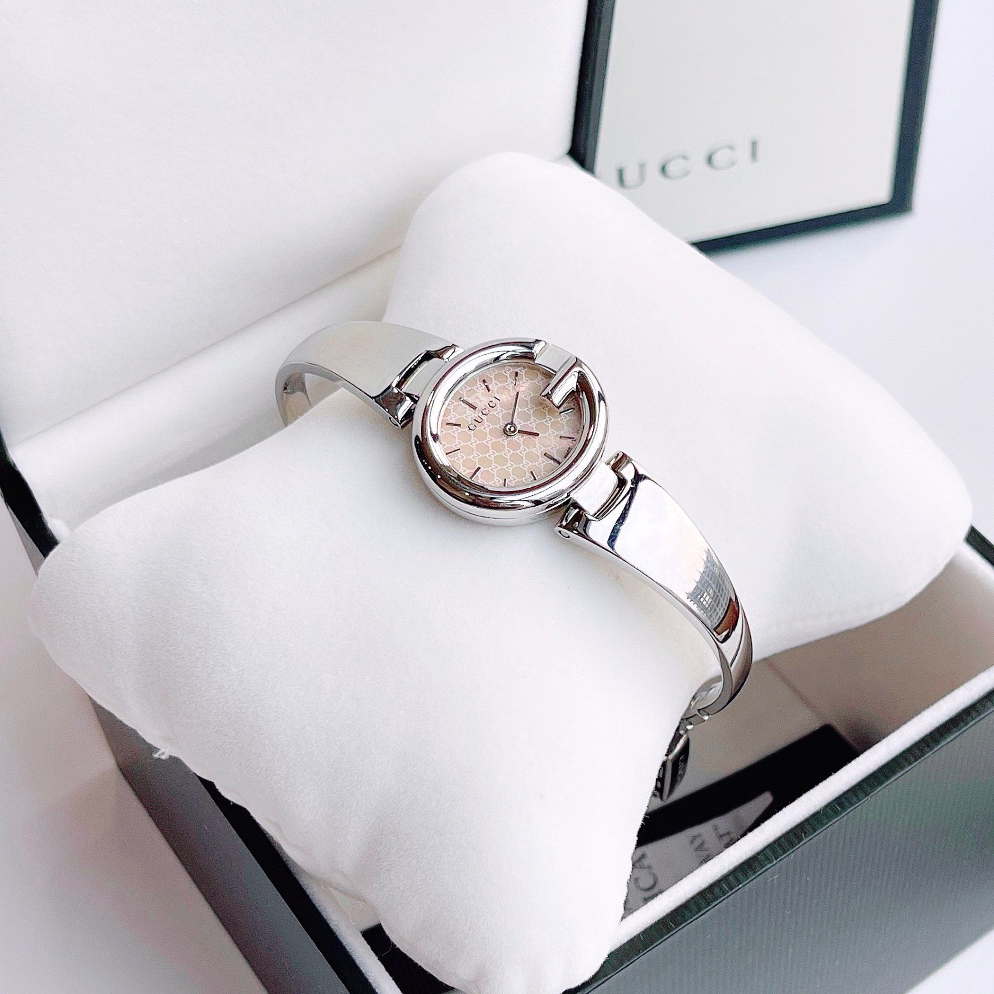 Gucci Quartz YA134504 ng H N PhongWatch