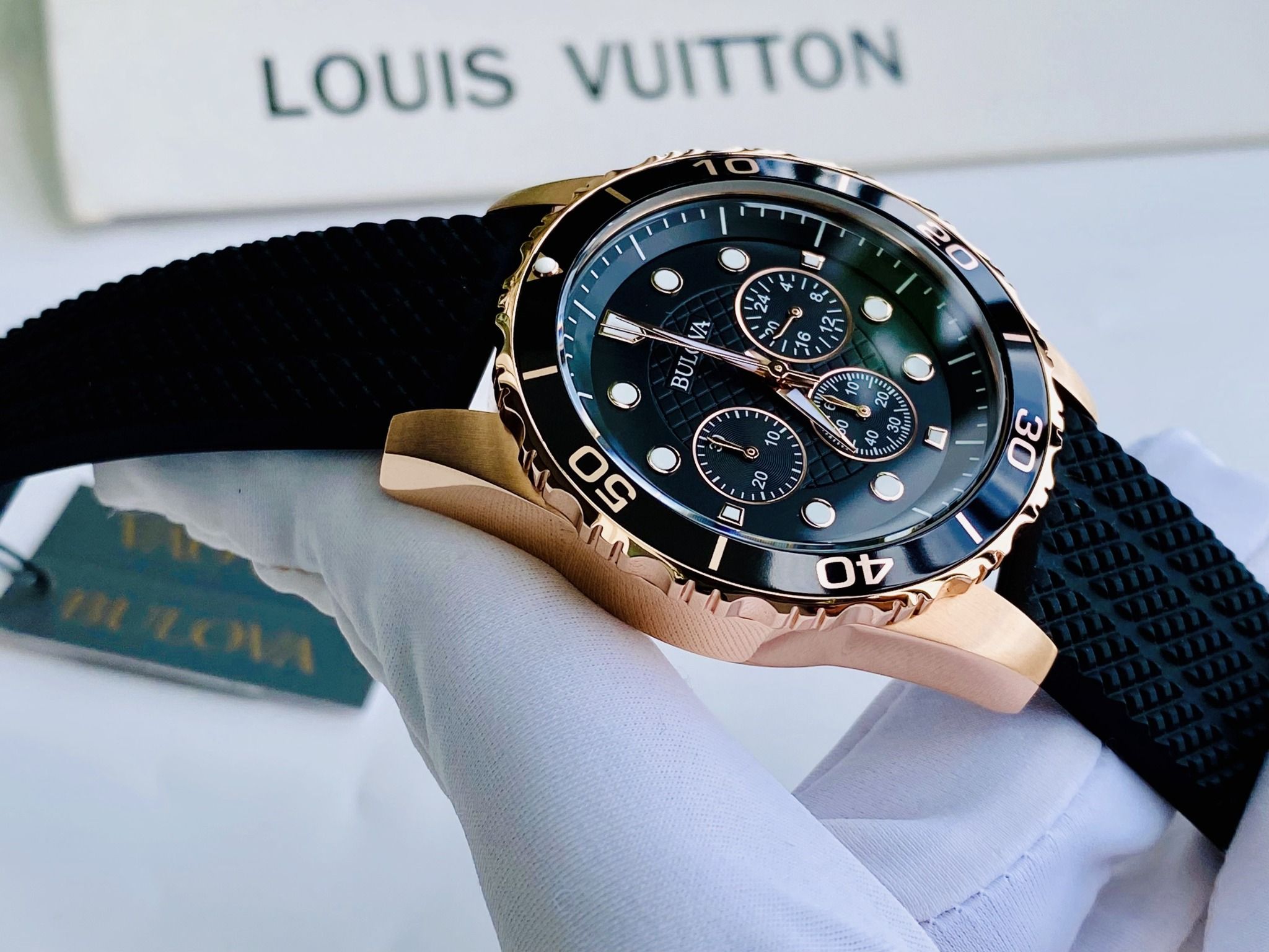 Bulova Quartz 98A192 ng H Nam PhongWatch