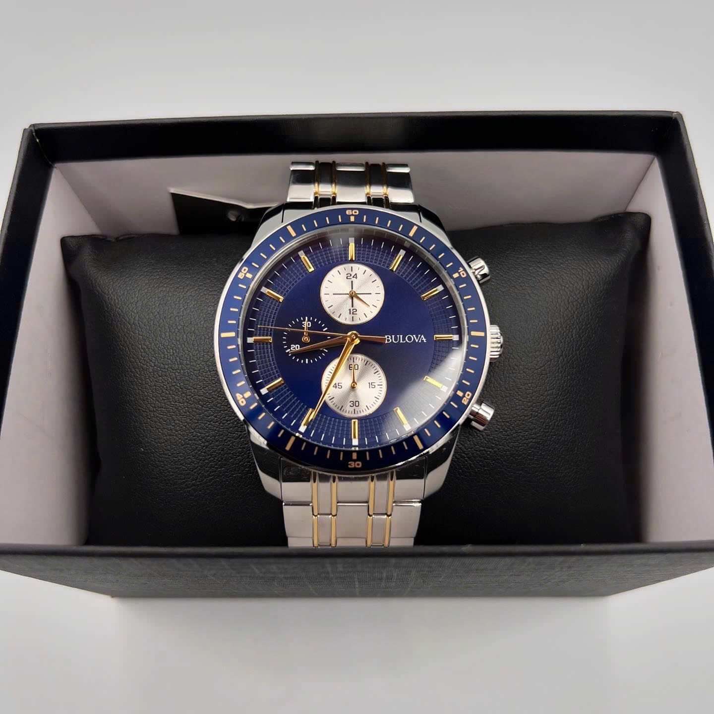 Bulova ドレスウォッチ (モデル:98R243)並行輸入 Bulova Quartz 98A243 Classic Chronograph Quartz Silver Stainless