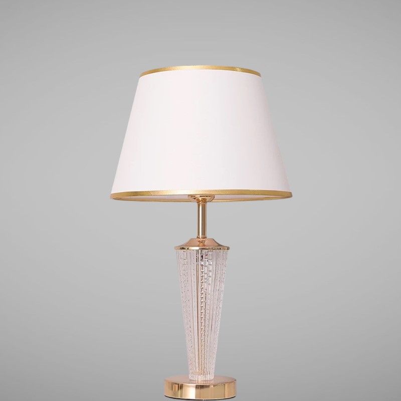 Đèn bàn chụp vải trắng, thân phale DB-358