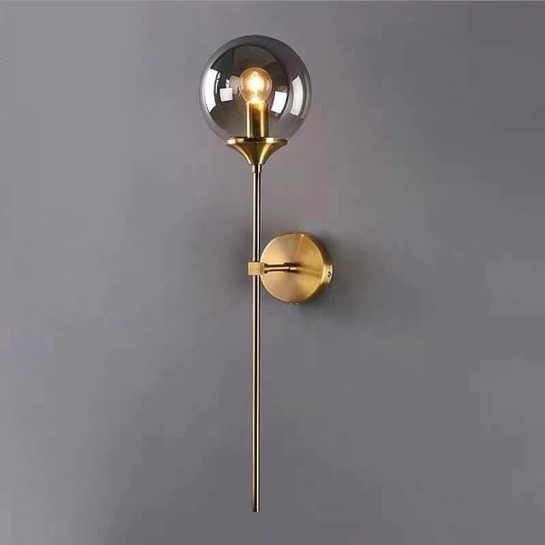 Đèn gắn tường decor, chao thủy tinh khói phối kim loại nghệ thuật VDC-589