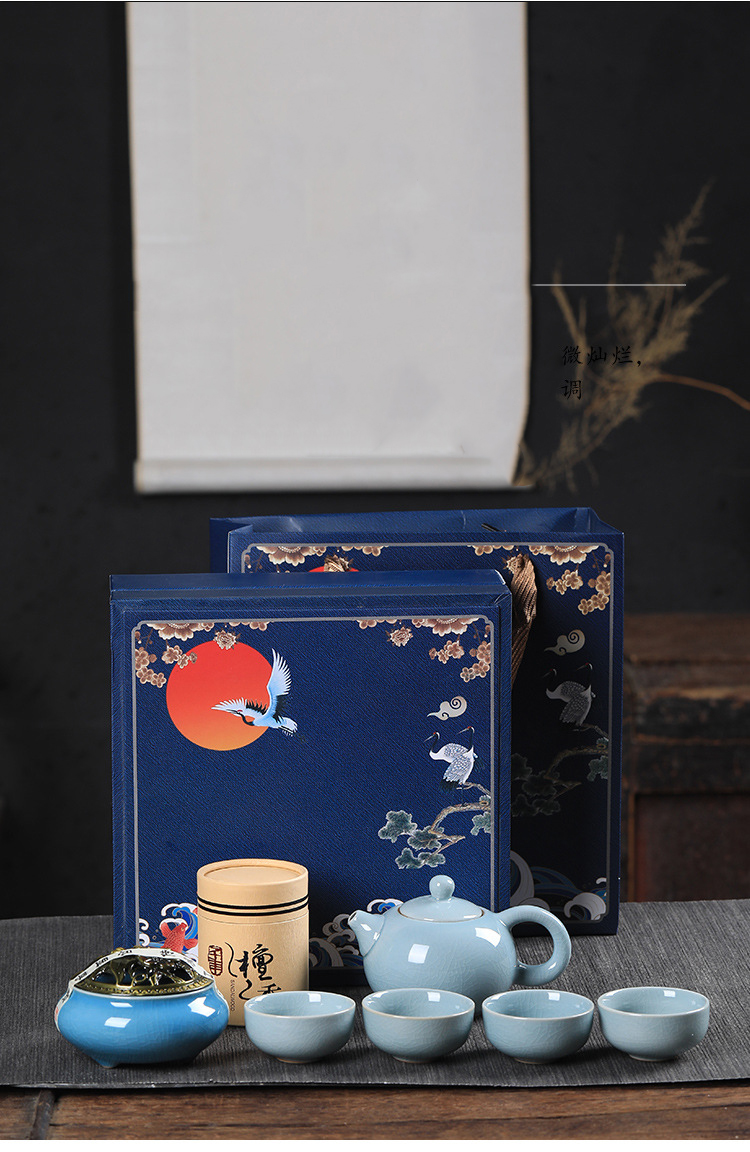 Hộp trà tứ quý gồm Bộ trà gốm sứ 4 chén kèm lư đốt trầm và lọ gỗ đàn hương
