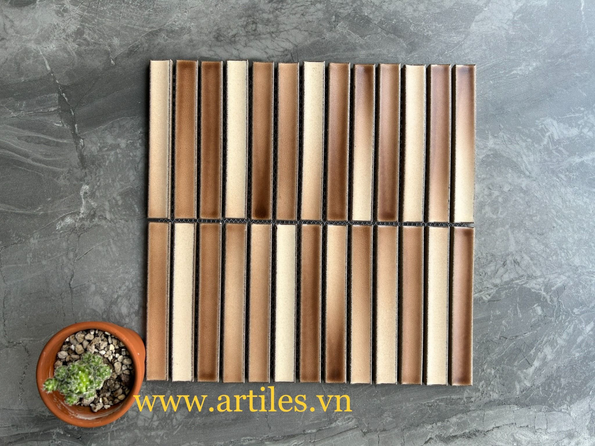 Gạch mosaic que đũa nâu mix màu