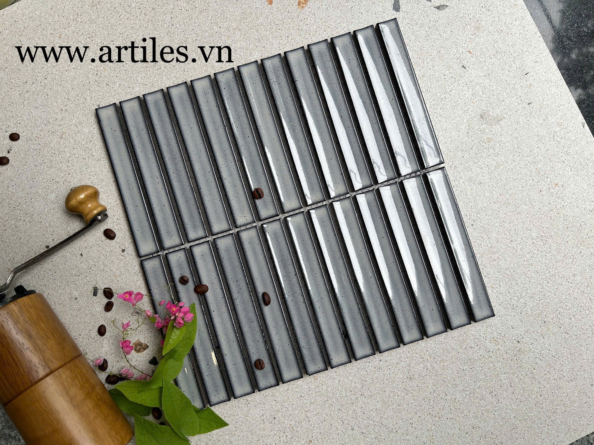 Gạch mosaic thanh lõm xám nhạt ArtM05
