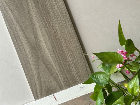  Gạch vân gỗ màu xám đậm 20x100cm ArtM21 