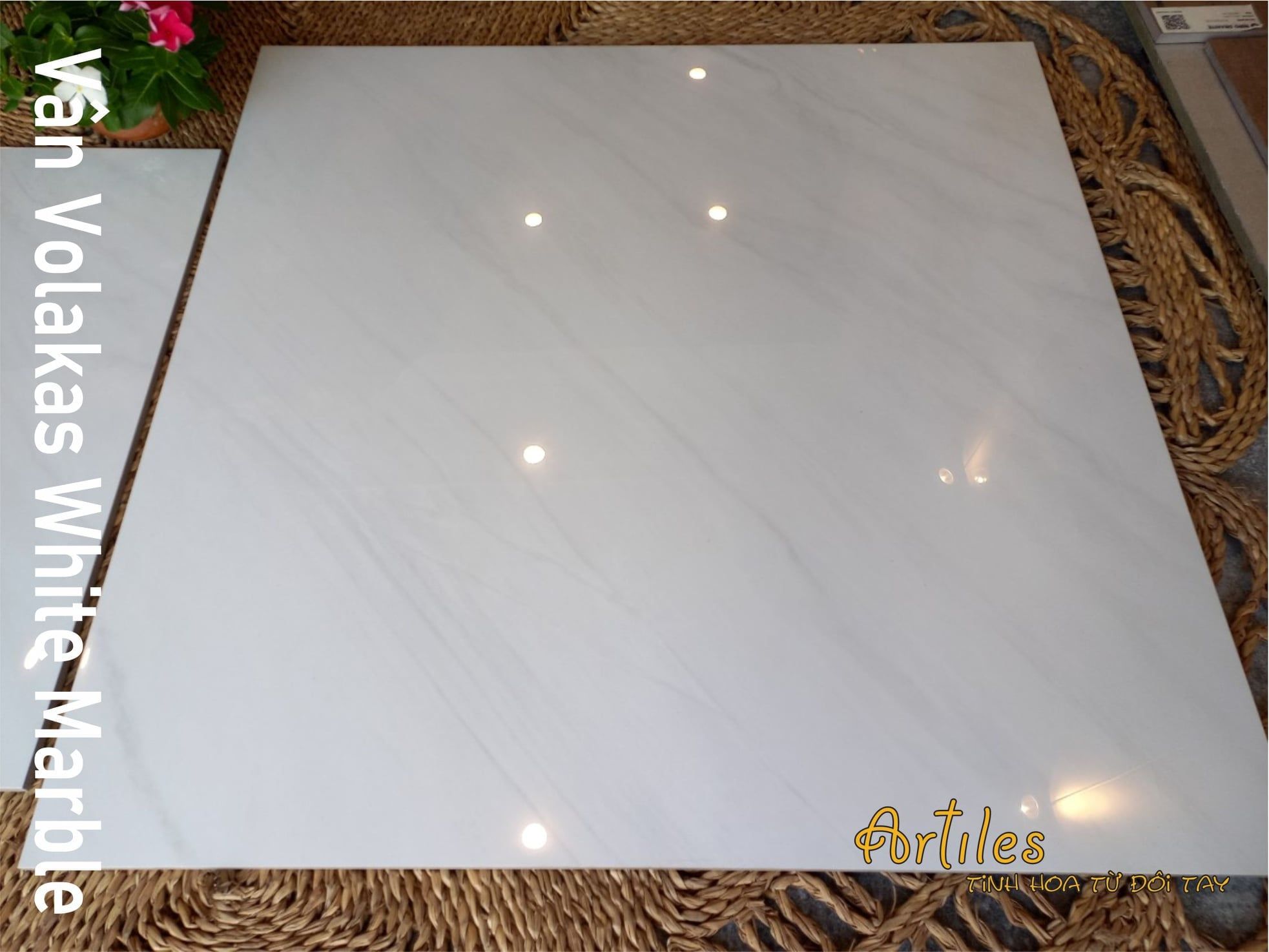 Gạch bóng kiếng vân Volakas White Marble