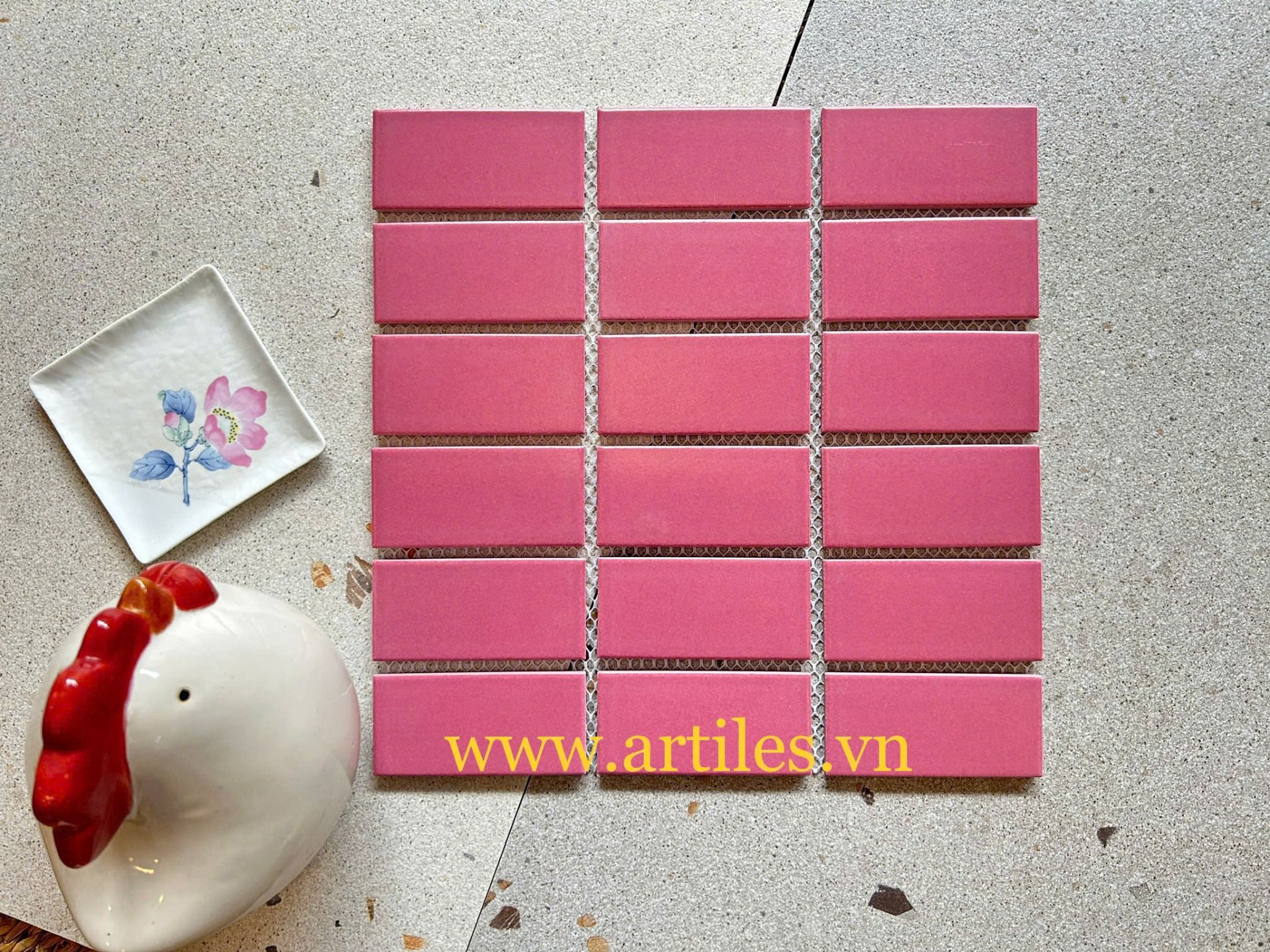 Mosaic hình chữ nhật màu hồng đậm