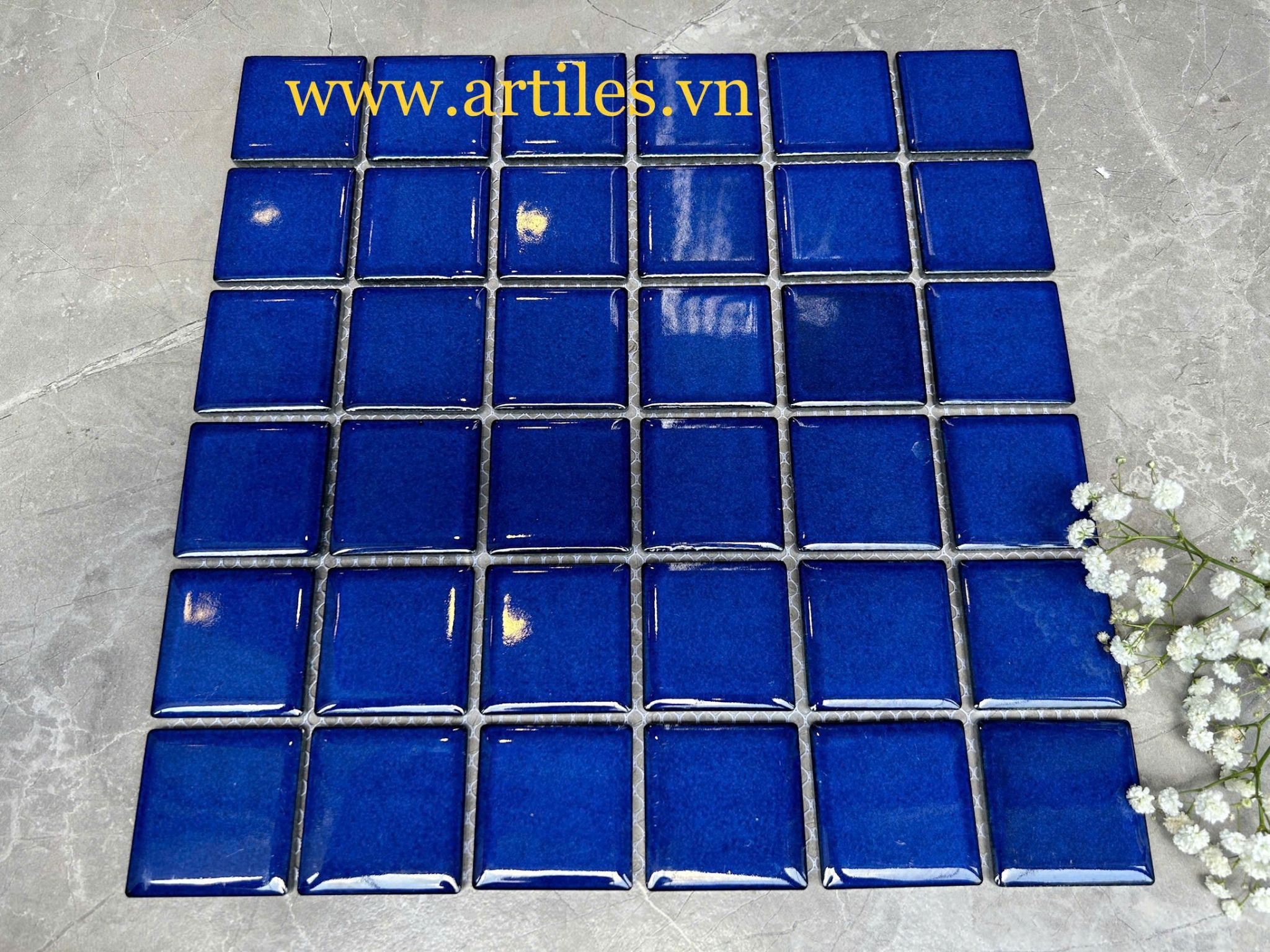 Gạch mosaic màu xanh dương đậm bóng ArtM962