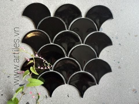  GẠCH MOSAIC VẢY CÁ MÀU ĐEN BÓNG 