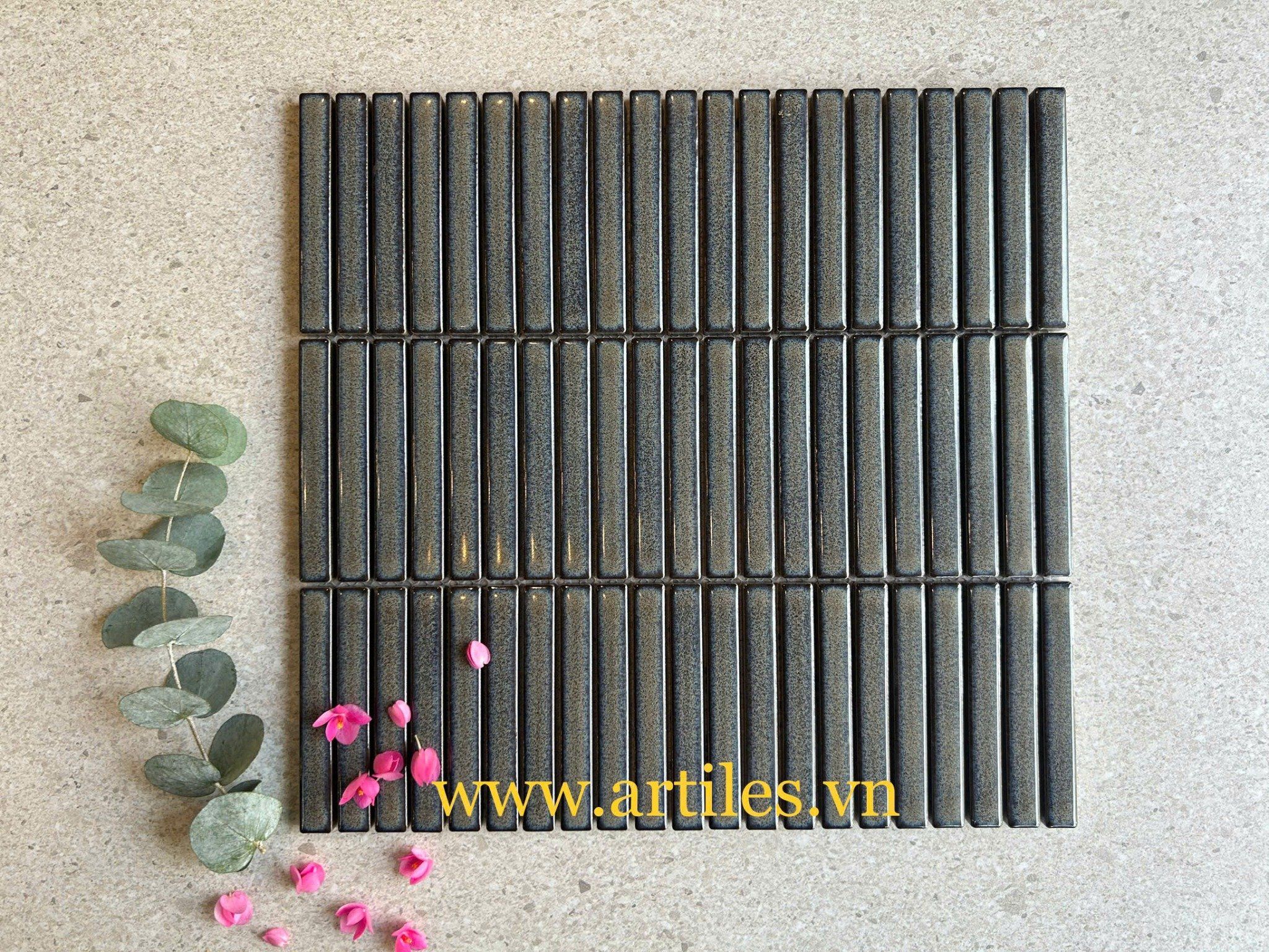 Gạch mosaic que men rạn màu xám