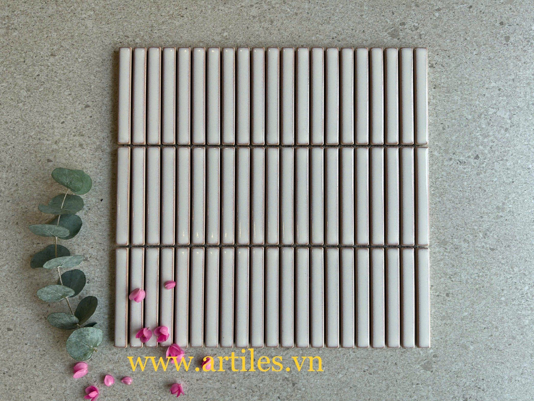 Gạch mosaic que men rạn màu trắng