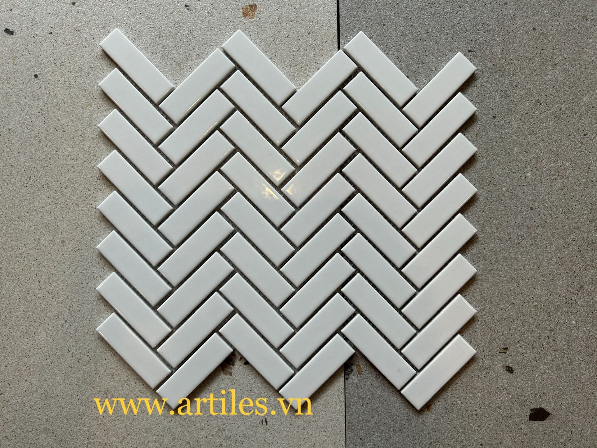 Mosaic xương cá màu trắng bóng ArtG001