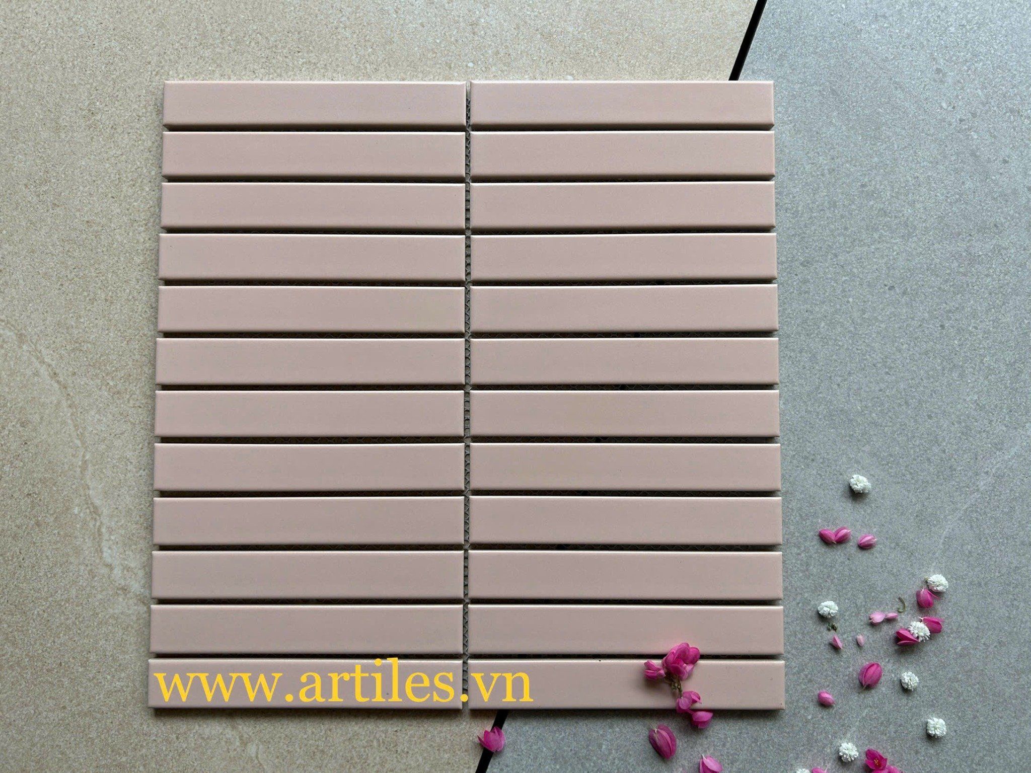 Gạch mosaic thanh que màu hồng mờ ArtM337
