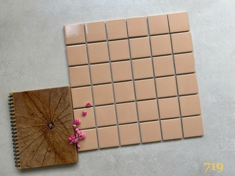  Gạch mosaic màu kem hồng 
