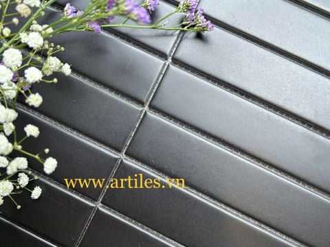 Gạch mosaic thanh que đen mờ 