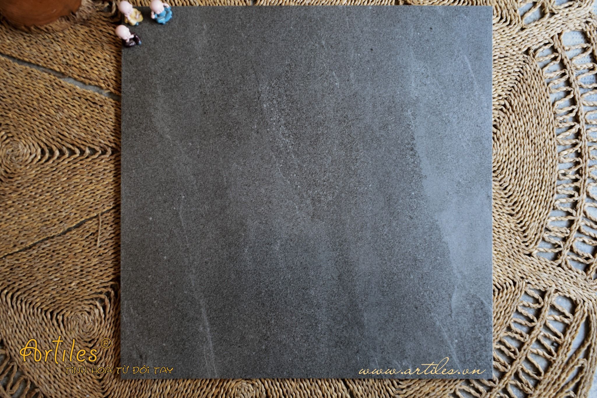 Gạch Lát Nền 80x80 Mờ Vân Đá Xám Đen Art203M