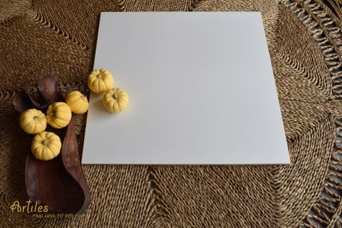  Gạch lát nền màu trắng chống trơn 600x600 