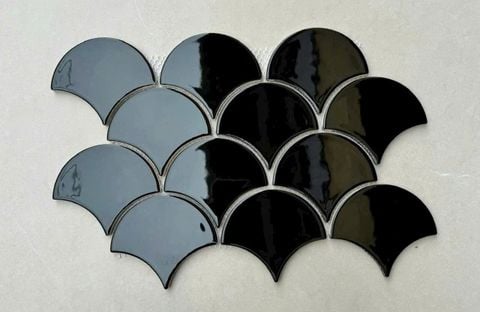  Gạch Mosaic Vảy Cá Đen Bóng ArtM09 